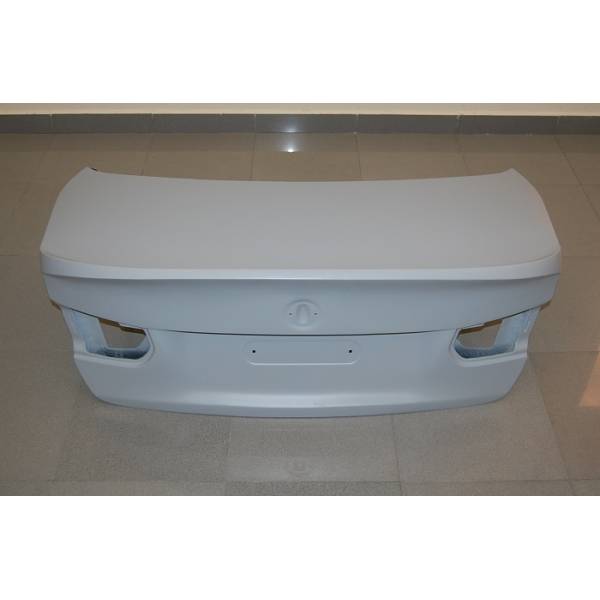 Portón BMW F30/ F80 Look CSL - Imagen 2