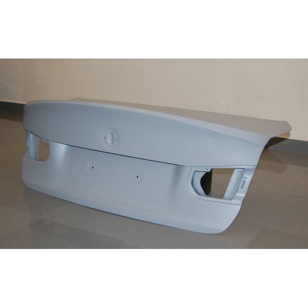 Portón BMW F30/ F80 Look CSL - Imagen 3
