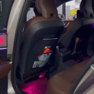 Iluminación ambiental dinamica Volvo XC40 20-24
