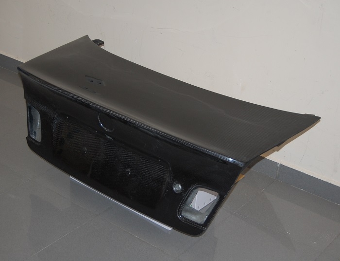 Portón Carbono BMW E46 98-05 4P CSL - Imagen 4
