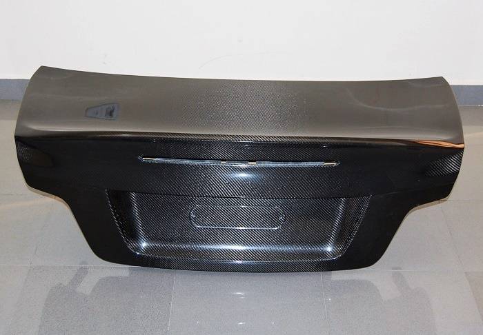 Portón Carbono BMW E82 CSL - Imagen 2