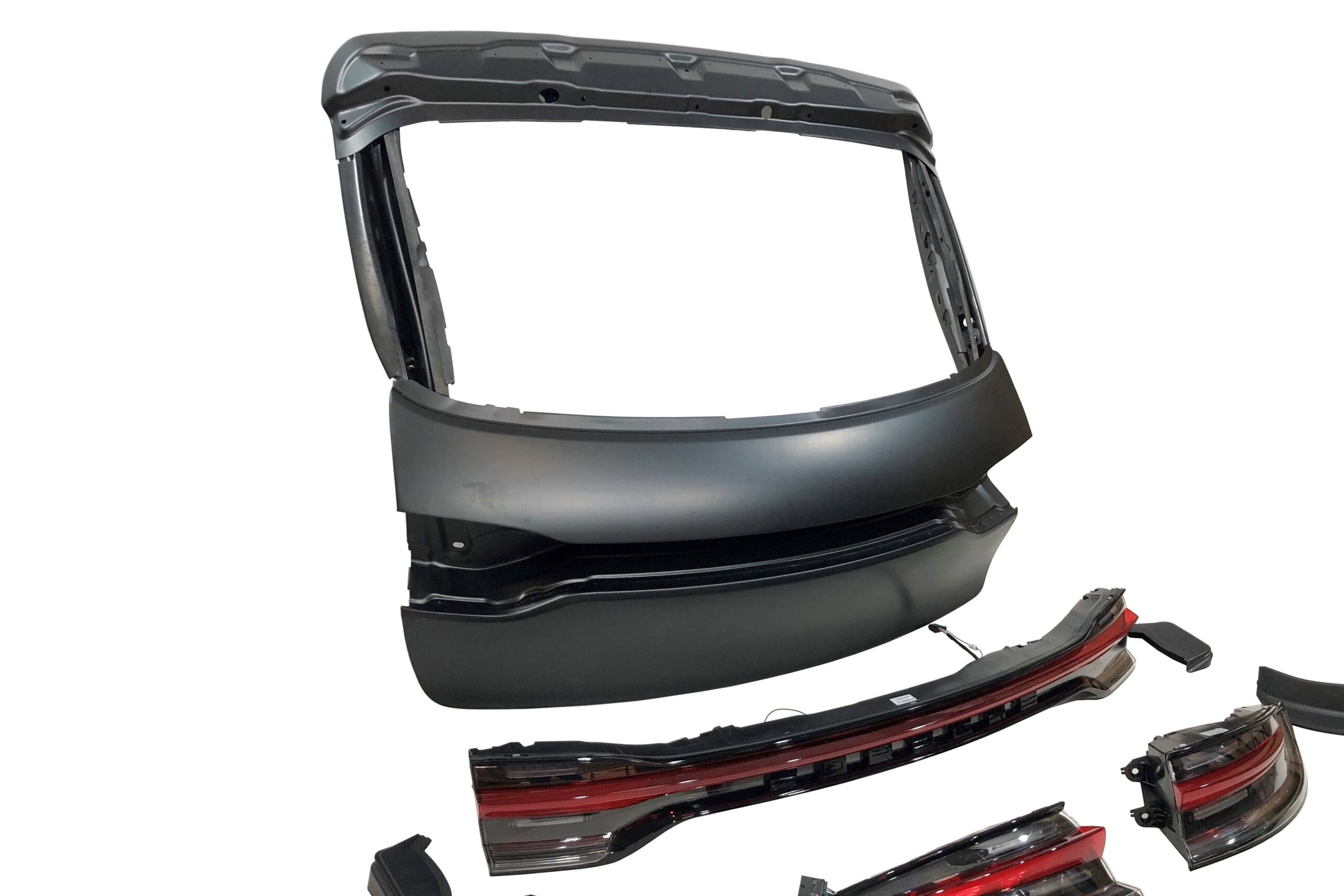 Portón Porsche Macan 2014-2019 Look 2020 Aluminio - Imagen 3