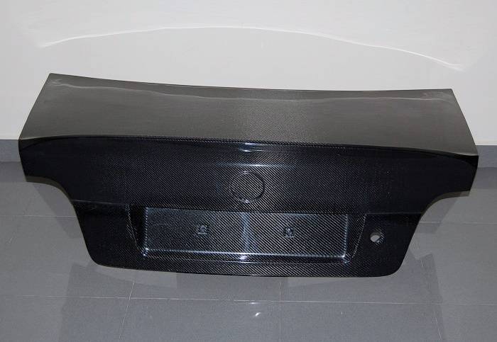 Portón Carbono BMW E39 95-03 CSL - Imagen 2