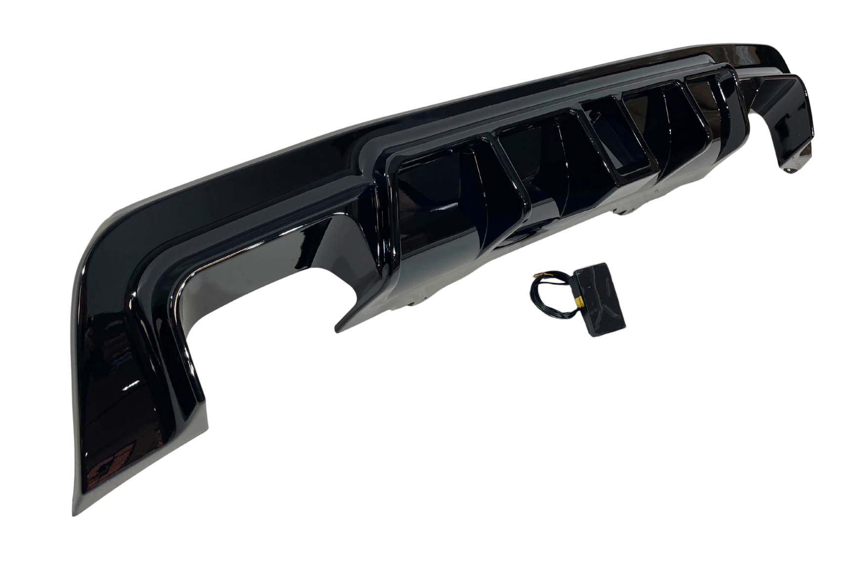 Difusor Trasero BMW E60 look M Performance Brillante Negro Luz de freno led - Imagen 4