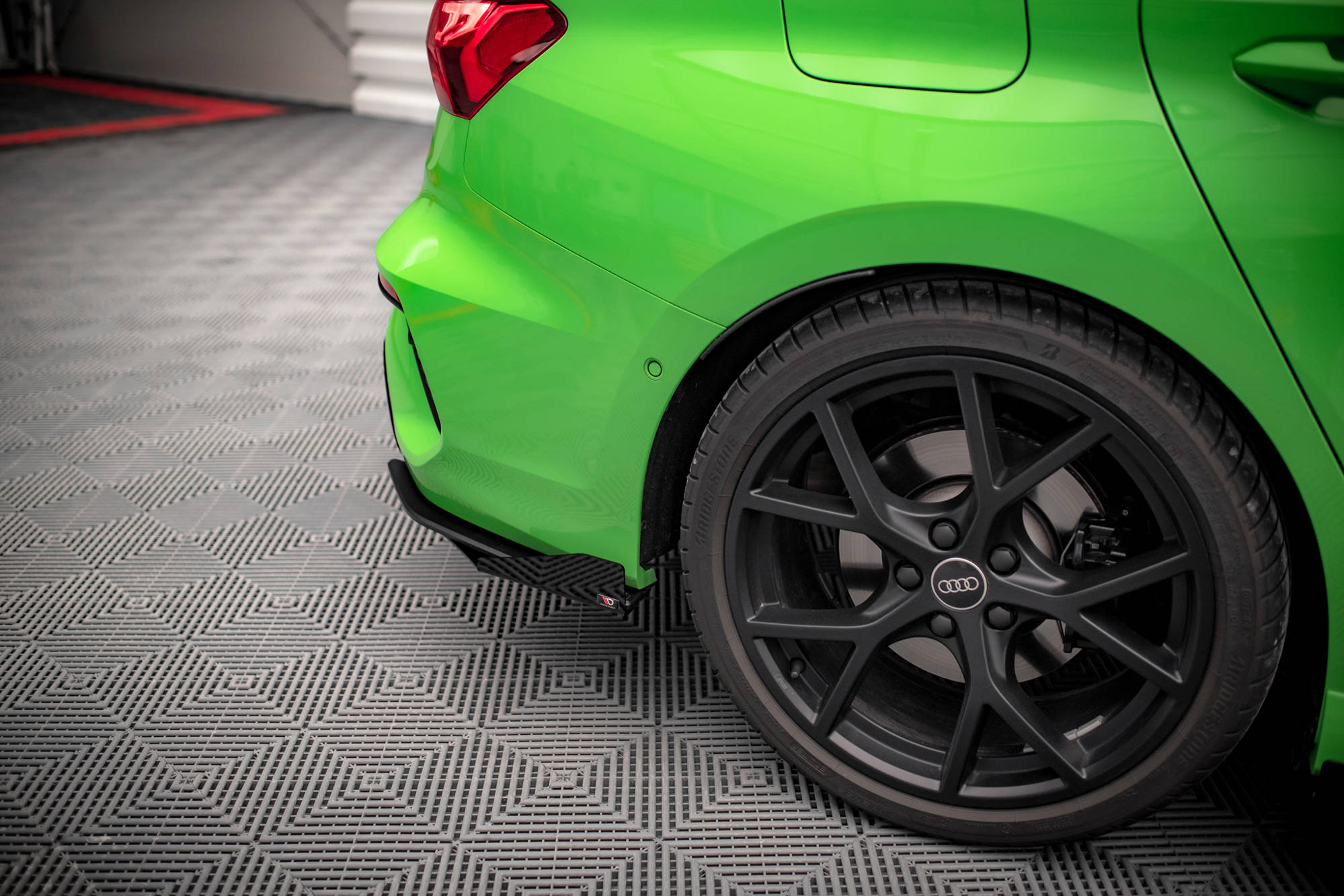 15245 Street Pro Rear Side Splitters Flaps Audi RS3 Sedan 8Y - Imagen 2
