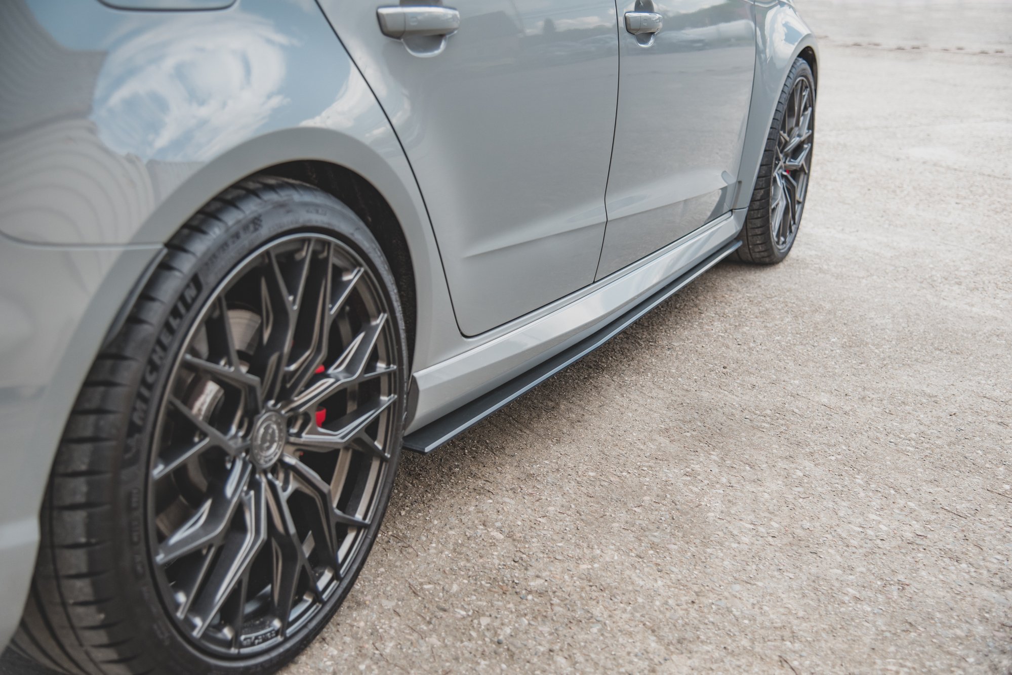 FALDONES LATERALES DIFUSORES AUDI RS3 8V SPORTBACK - Imagen 5