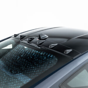 The extension of the rear window Ford Mustang Dark Horse Mk7