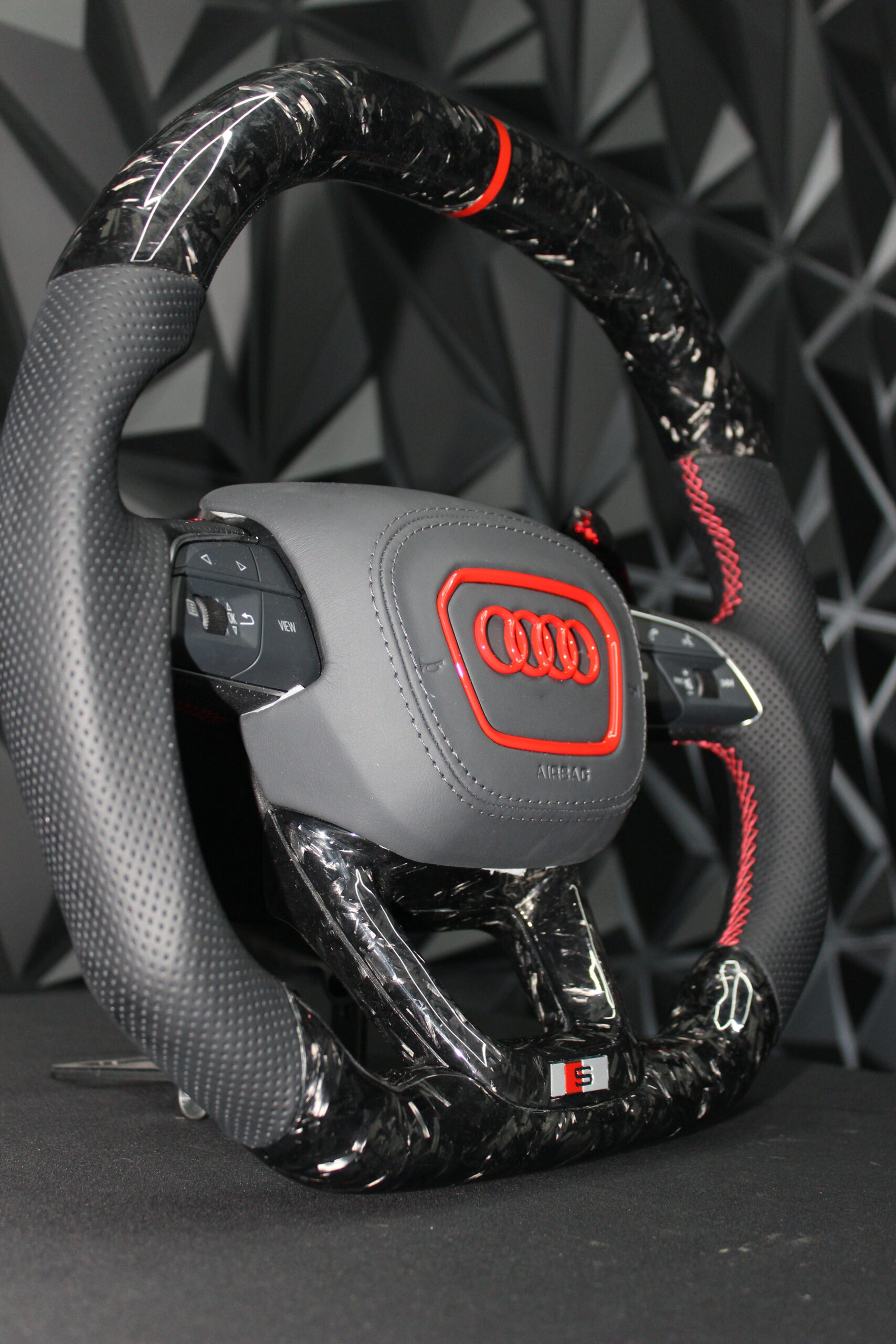 Volante AUDI FORJADO ROJO+CUERO PERFORADO - Imagen 5