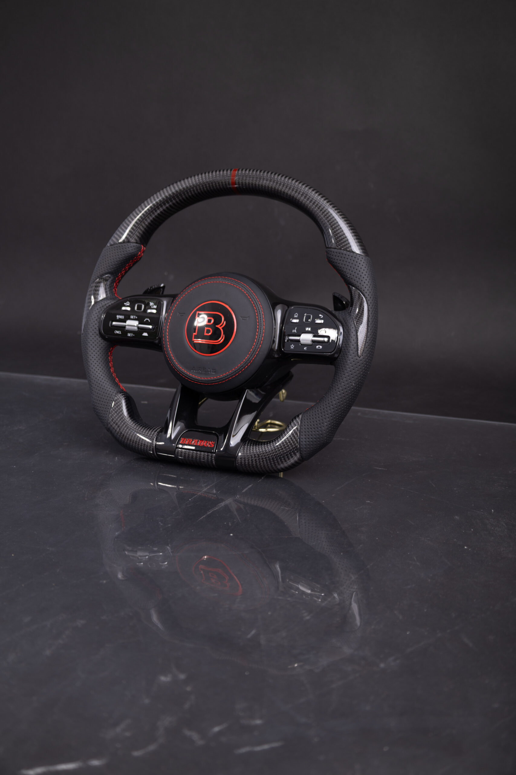 Volante Merdeces 2018+ fibra de carbono BRABUS - Imagen 3