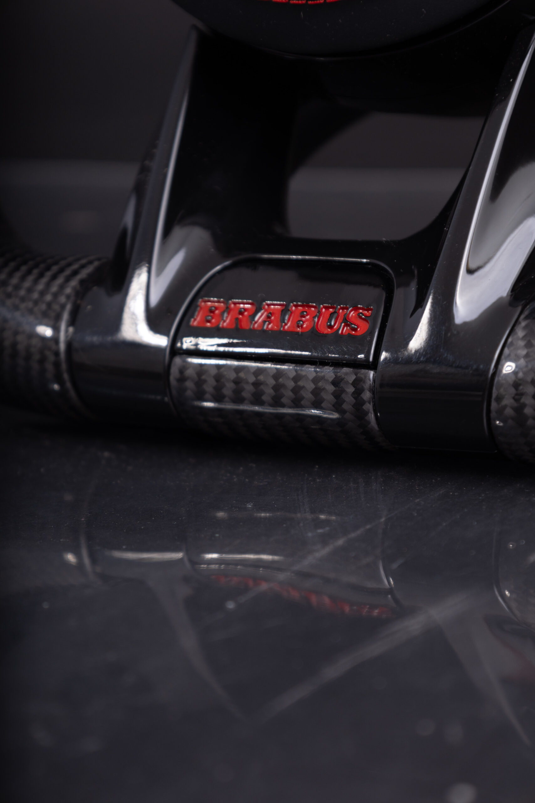 Volante Merdeces 2018+ fibra de carbono BRABUS - Imagen 2