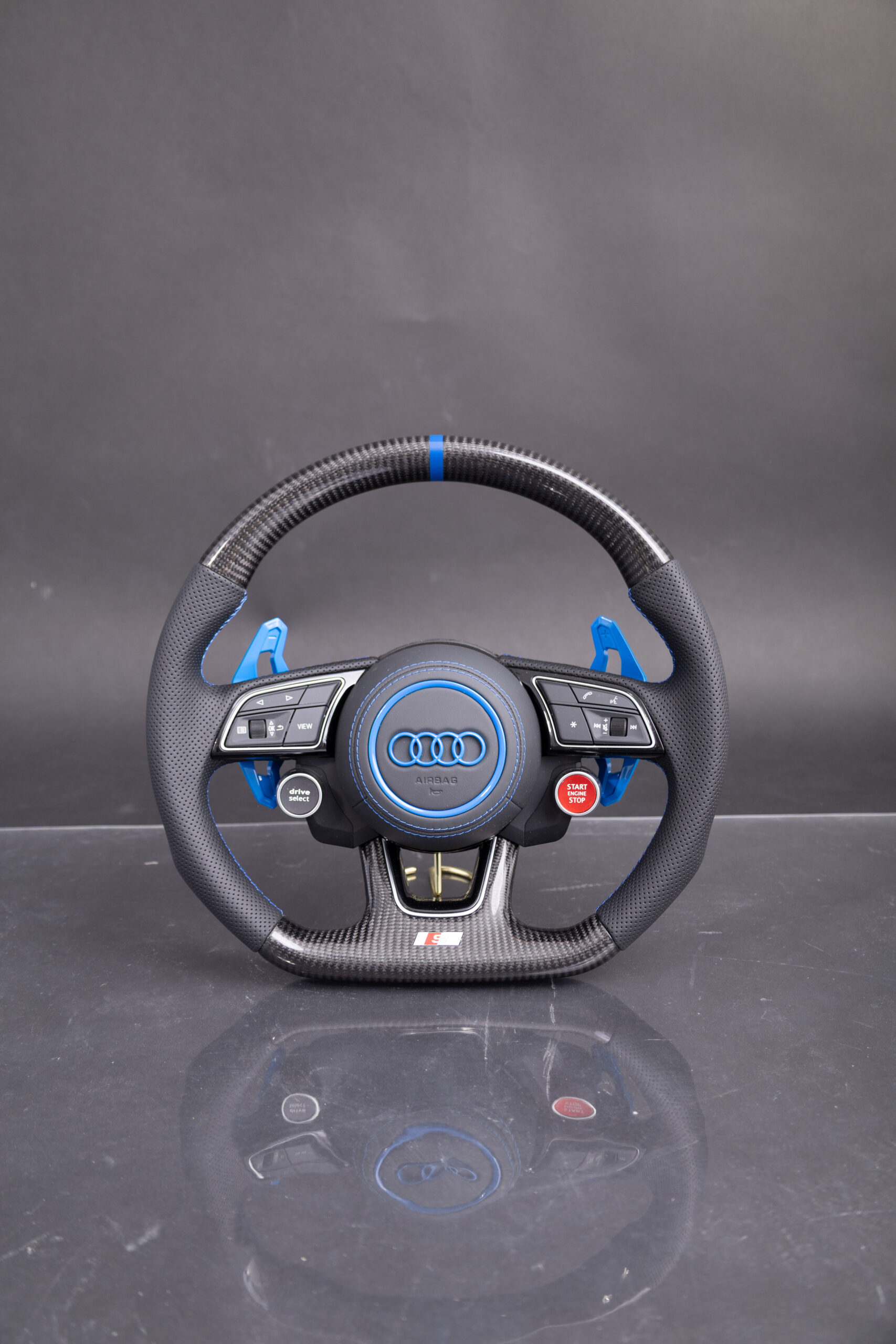 Volante Audi Azul en Carbono y Cuero Perforado - Imagen 4