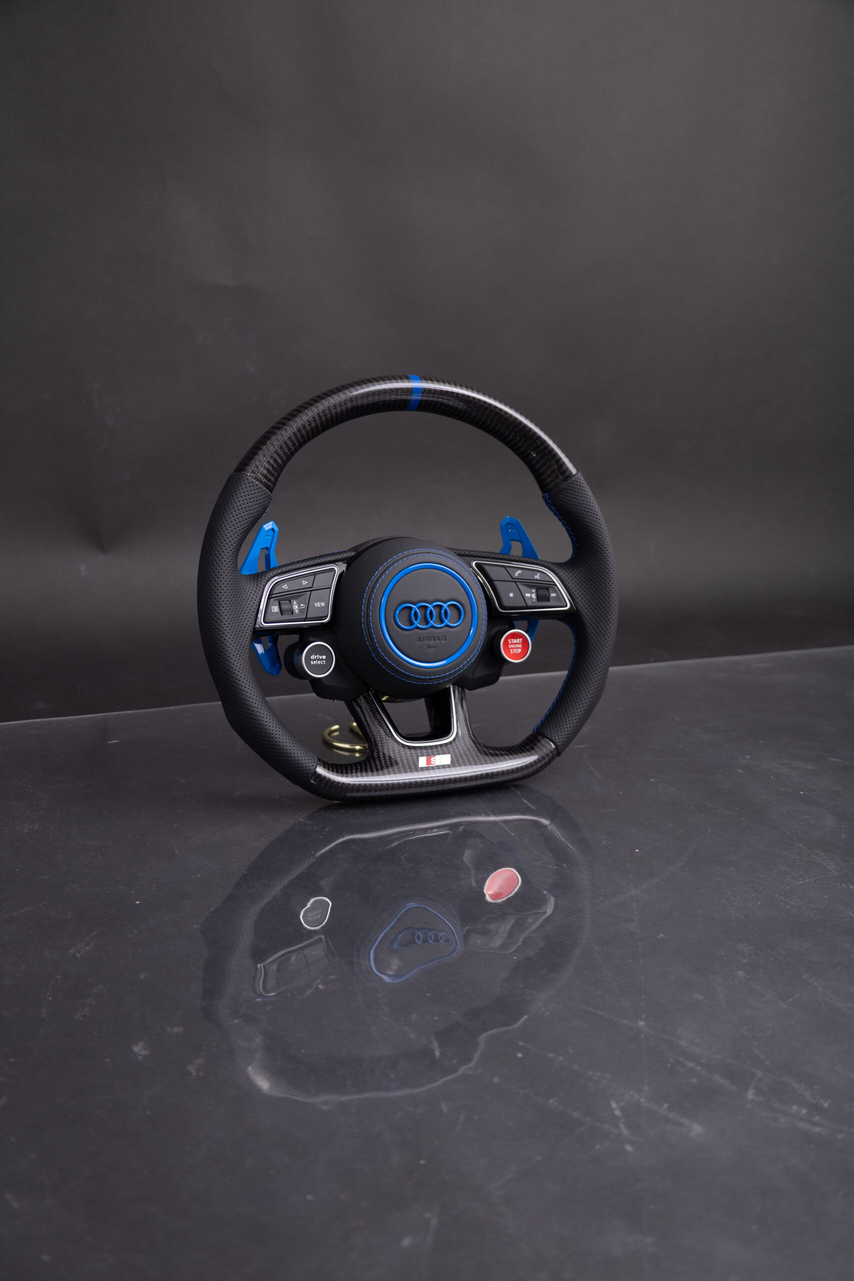 Volante Audi Azul en Carbono y Cuero Perforado - Imagen 5