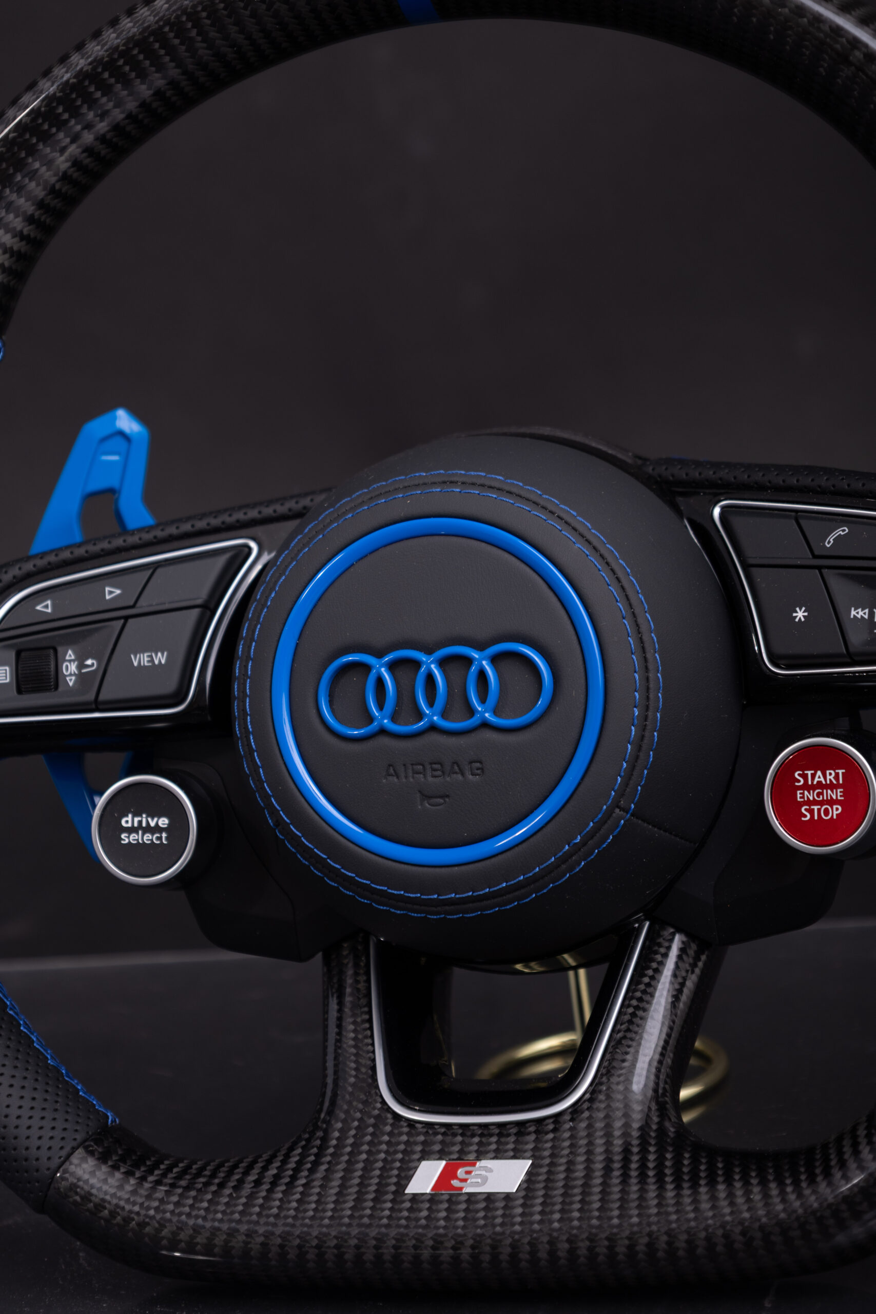 Volante Audi Azul en Carbono y Cuero Perforado - Imagen 3