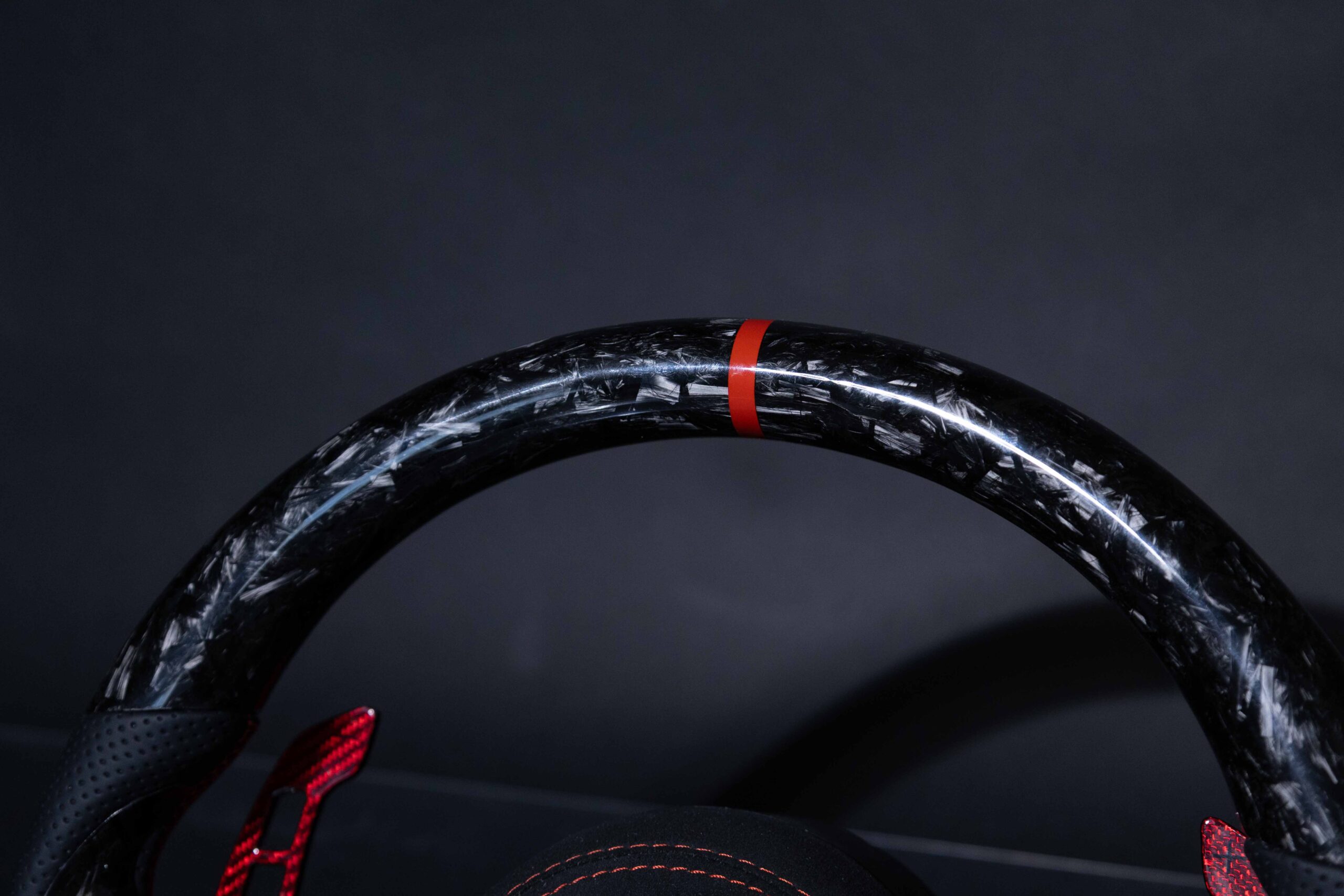 Volante BMW F-Series fibra de carbono y cuero perforado - Imagen 5
