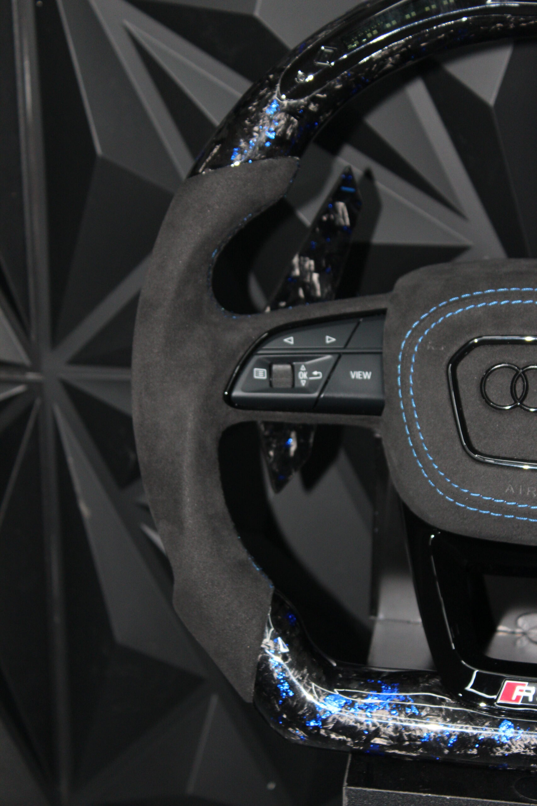 Volante AUDI FORJADO AZUL + DISPLAY LED (2010+) - Imagen 3