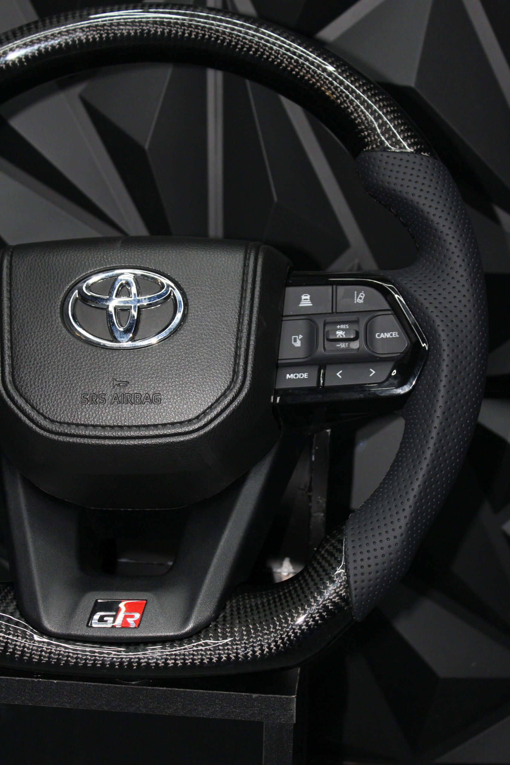 Volante TOYOTA GR CARBONO Y CUERO - Imagen 3