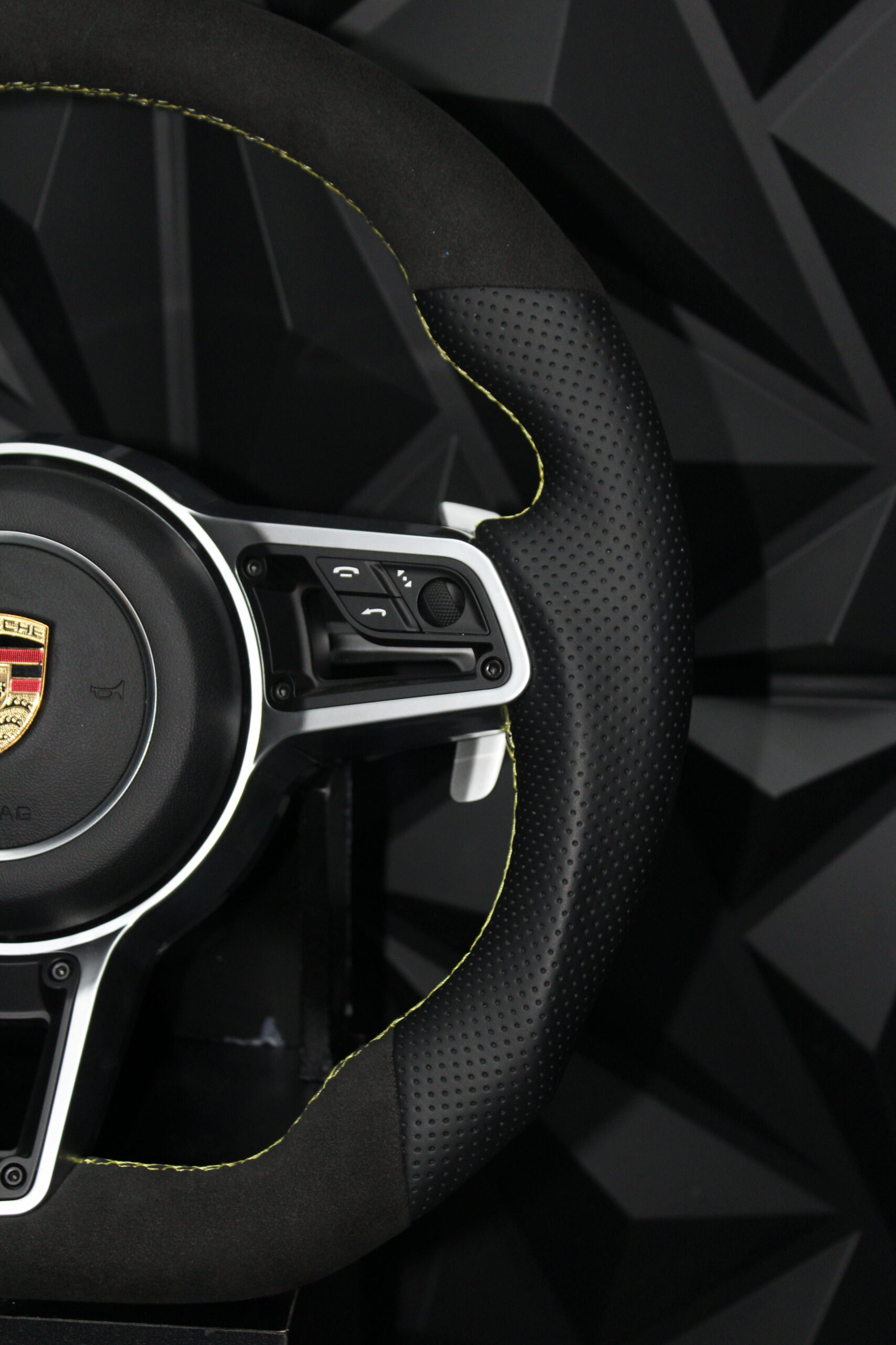 Volante PORSCHE ALCANTARA Y CUERO (2012+) - Imagen 2