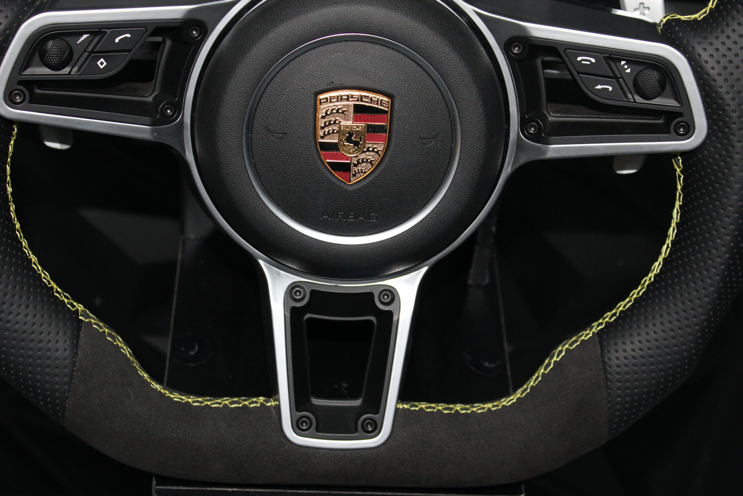 Volante PORSCHE ALCANTARA Y CUERO (2012+) - Imagen 3