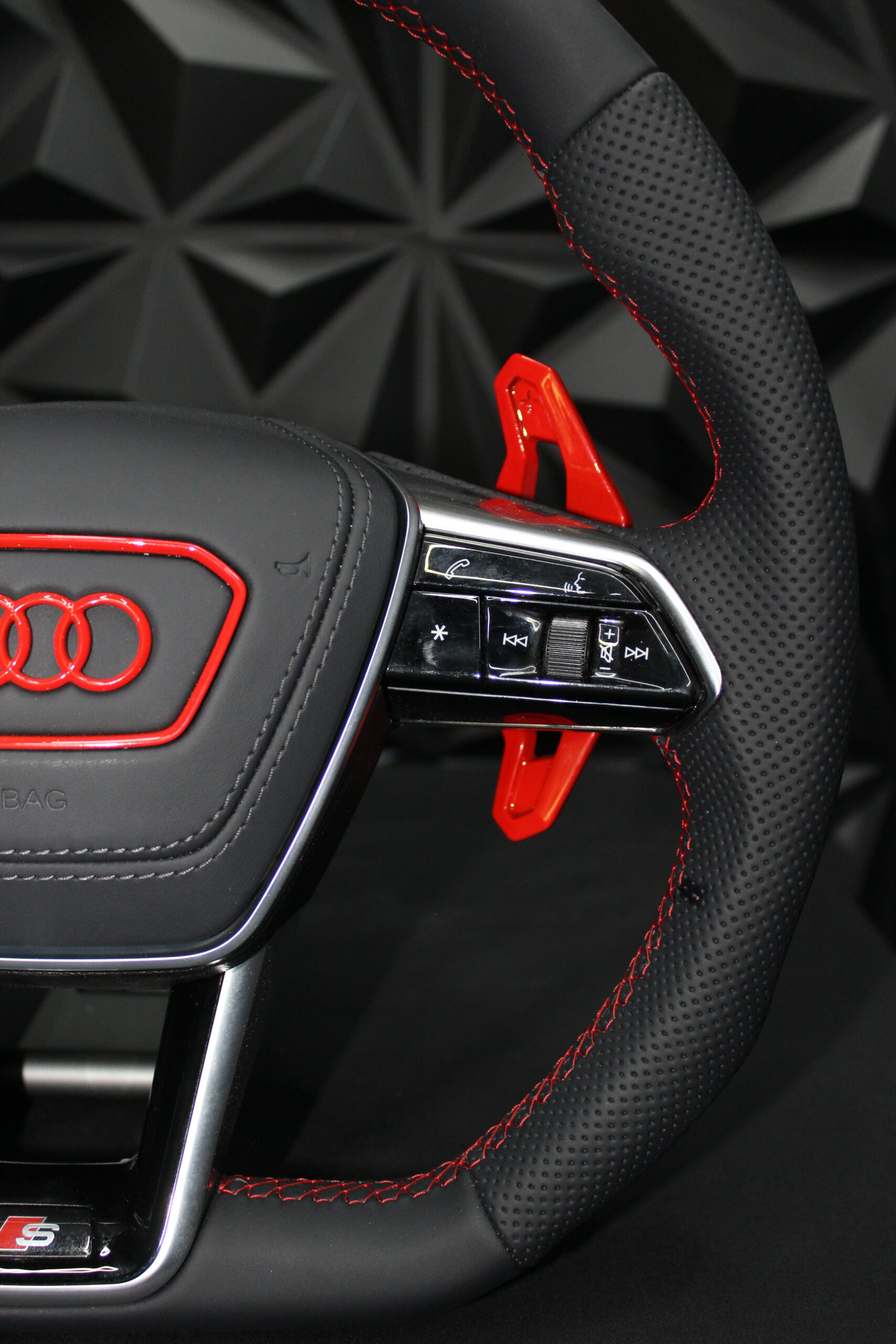 Volante AUDI CUERO NEGRO+ROJO - Imagen 3