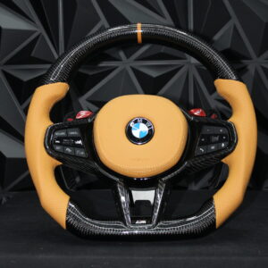 Volante Deportivo BMW Chasis Series G – Fibra de Carbono, Piel Perforada Camel y Levas M