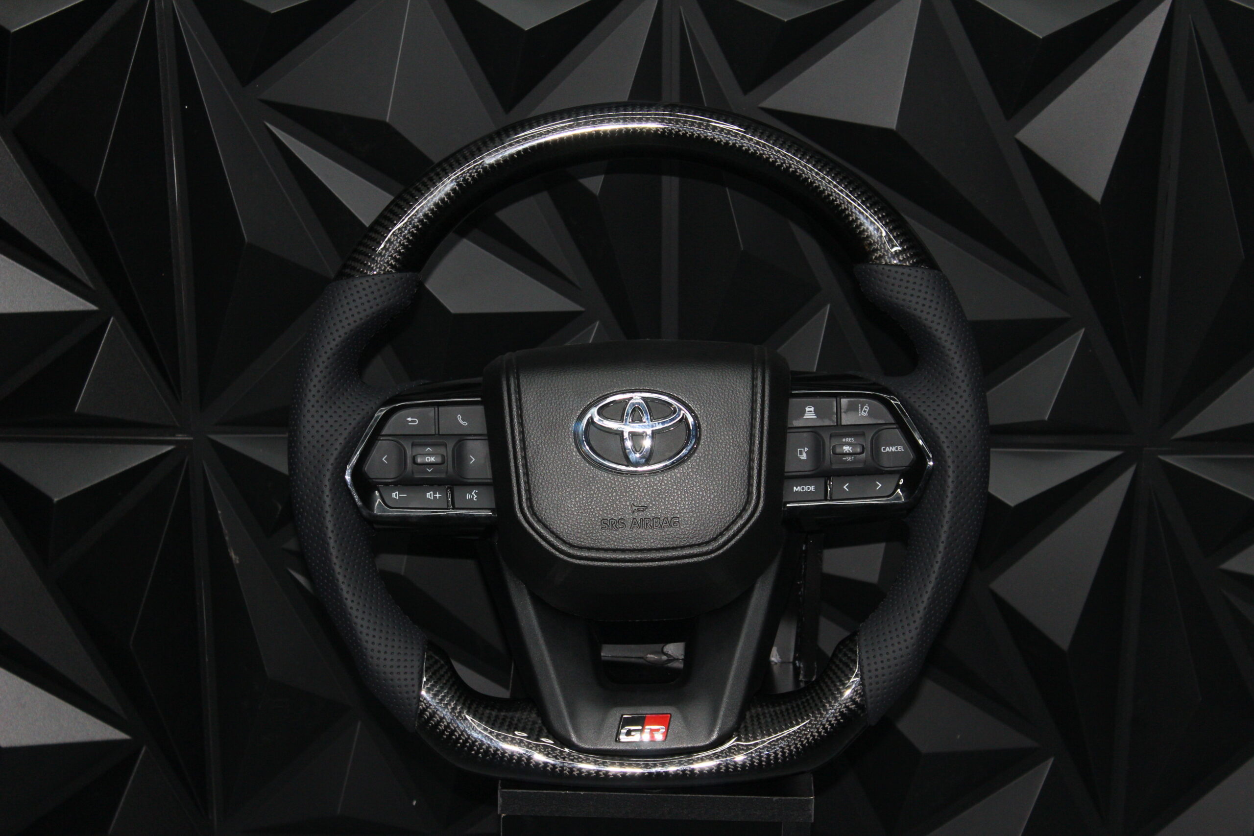 Volante TOYOTA GR CARBONO Y CUERO
