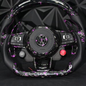 Volante Personalizado en Carbono Forjado con Detalles Violetas y Botones Satélite para Volkswagen (GTI / R / R-Line)