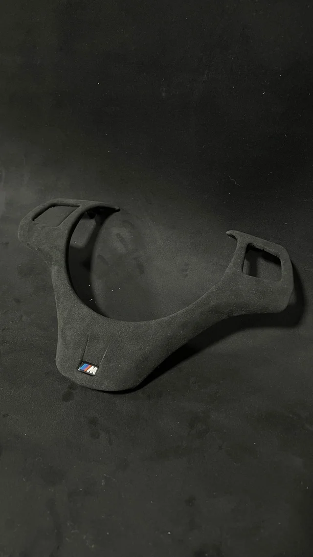 Moldura Volante BMW M3 tapizada alcantara (NUEVA)