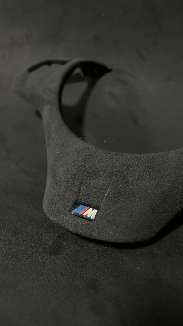 Moldura Volante BMW M3 tapizada alcantara (NUEVA) - Imagen 2