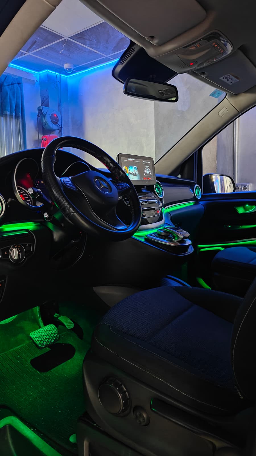 MERCEDES CLASE V ILUMINACION AMBIENTAL DINAMICA